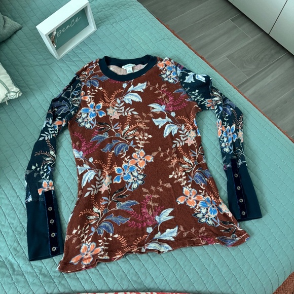 Sundance Rust Floral Thermal Tee with Velvet Cuffs Sz L - Picture 1 of 7